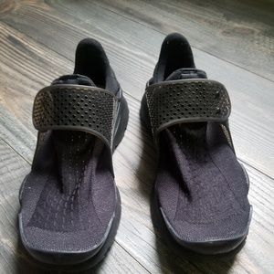 Black NIKE SOCK DART like NEW!!!